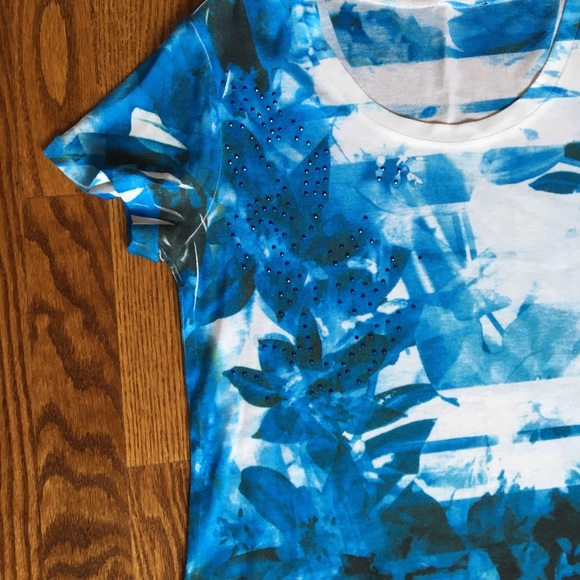 Floral Print T-Shirt - Picture 3 of 4